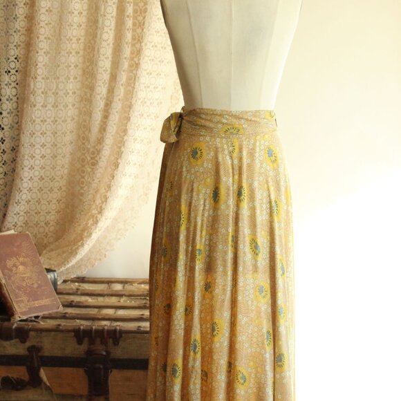 Natalie Martin Womens Wrap Skirt, Size Small, Yellow and Blue Floral Print Rayon - Picture 10 of 12